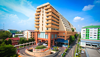 Vejthani-Popular Hospitals Klong-Chan Bangkapi